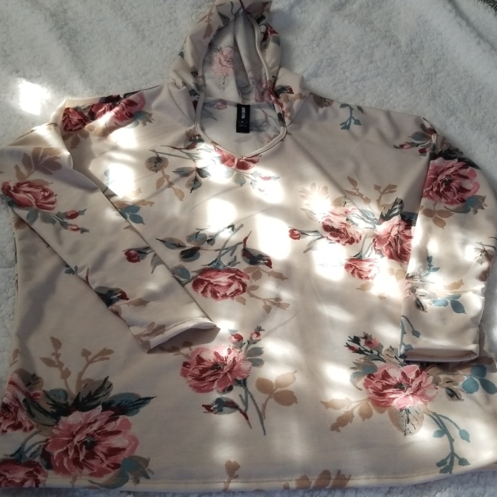 Agnes & Dora Medium hooded shirt.